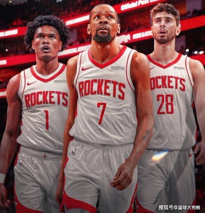 摩托车赛小组赛，剑门玄武队与东海闪电队鏖战，VAR改判成焦点！防守强度拉满的简单介绍