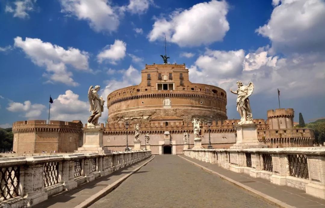 关于意大利国家队训练开放日,训练课后战术微调引观众欢呼,足总杯在即,细节决定成败的信息 关于意大利国家队训练开放日,训练课后战术微调引观众欢呼,足总杯在即,细节决定成败的信息