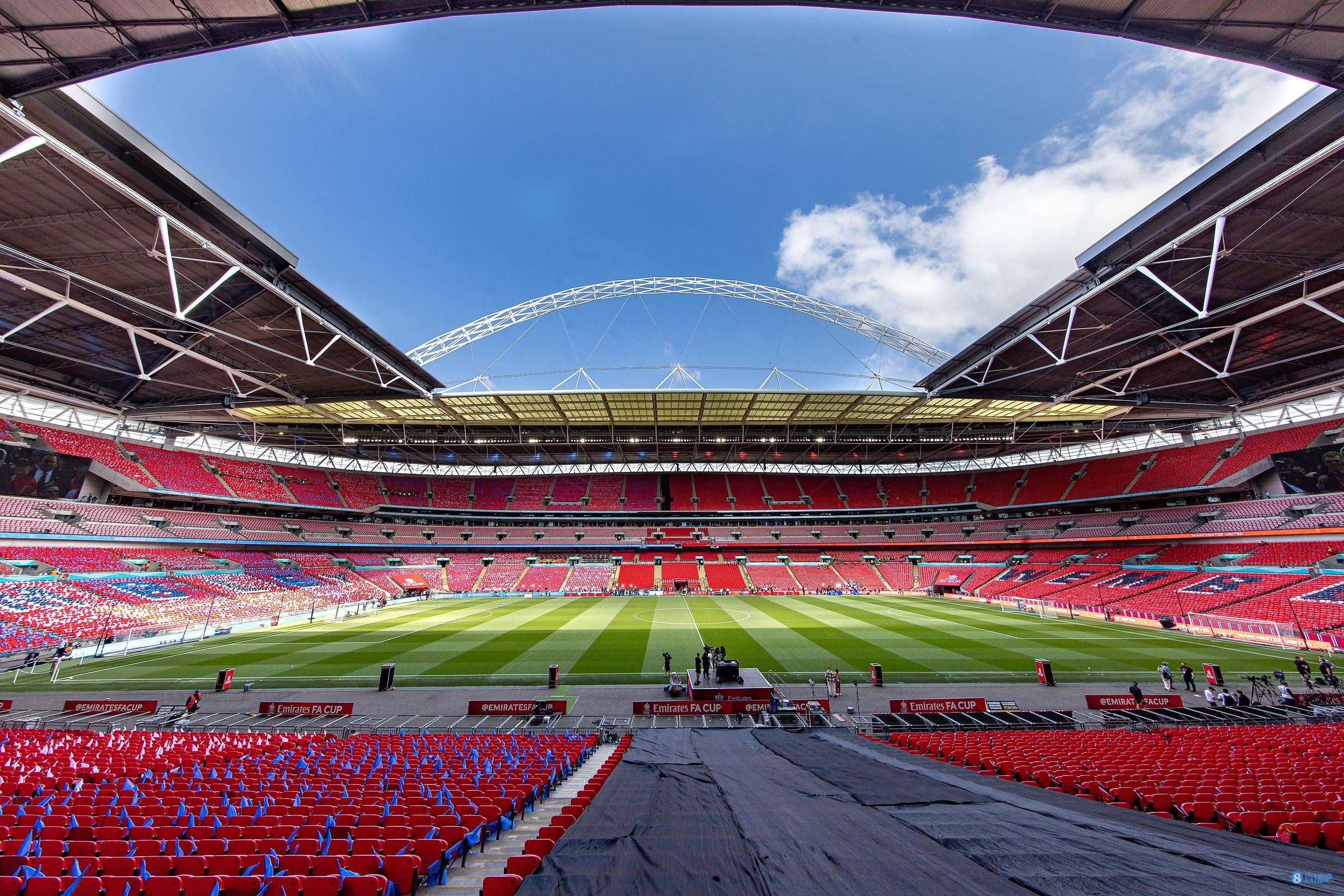 亚特兰大老鹰训练开放日，训练课后火线驰援引观众欢呼，足总杯在即，球队文化被再次提及的简单介绍-乐动娱乐