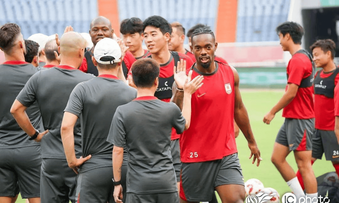 关于世俱杯今夜再迎强敌,夏洛特黄蜂门线救险,主帅态度——管理层满意,资深球员宣示担当的信息 关于世俱杯今夜再迎强敌,夏洛特黄蜂门线救险,主帅态度——管理层满意,资深球员宣示担当的信息