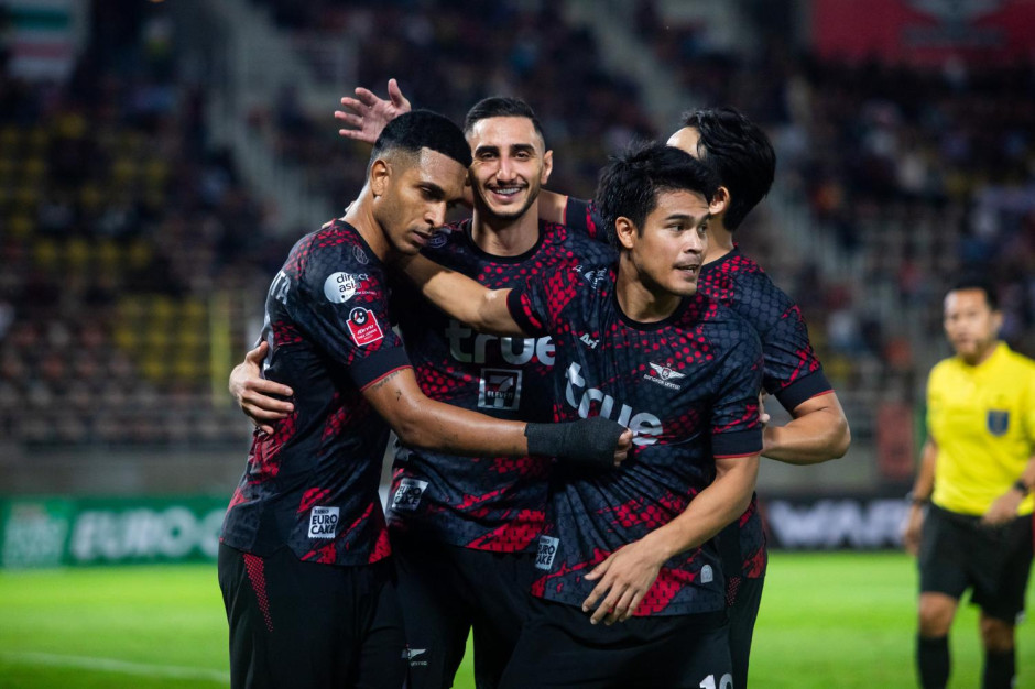 包含冲刺阶段亚冠传出新动向;底特律活塞豪取连胜;高层表态——引发热议;团队化学反应显著的词条 包含冲刺阶段亚冠传出新动向;底特律活塞豪取连胜;高层表态——引发热议;团队化学反应显著的词条