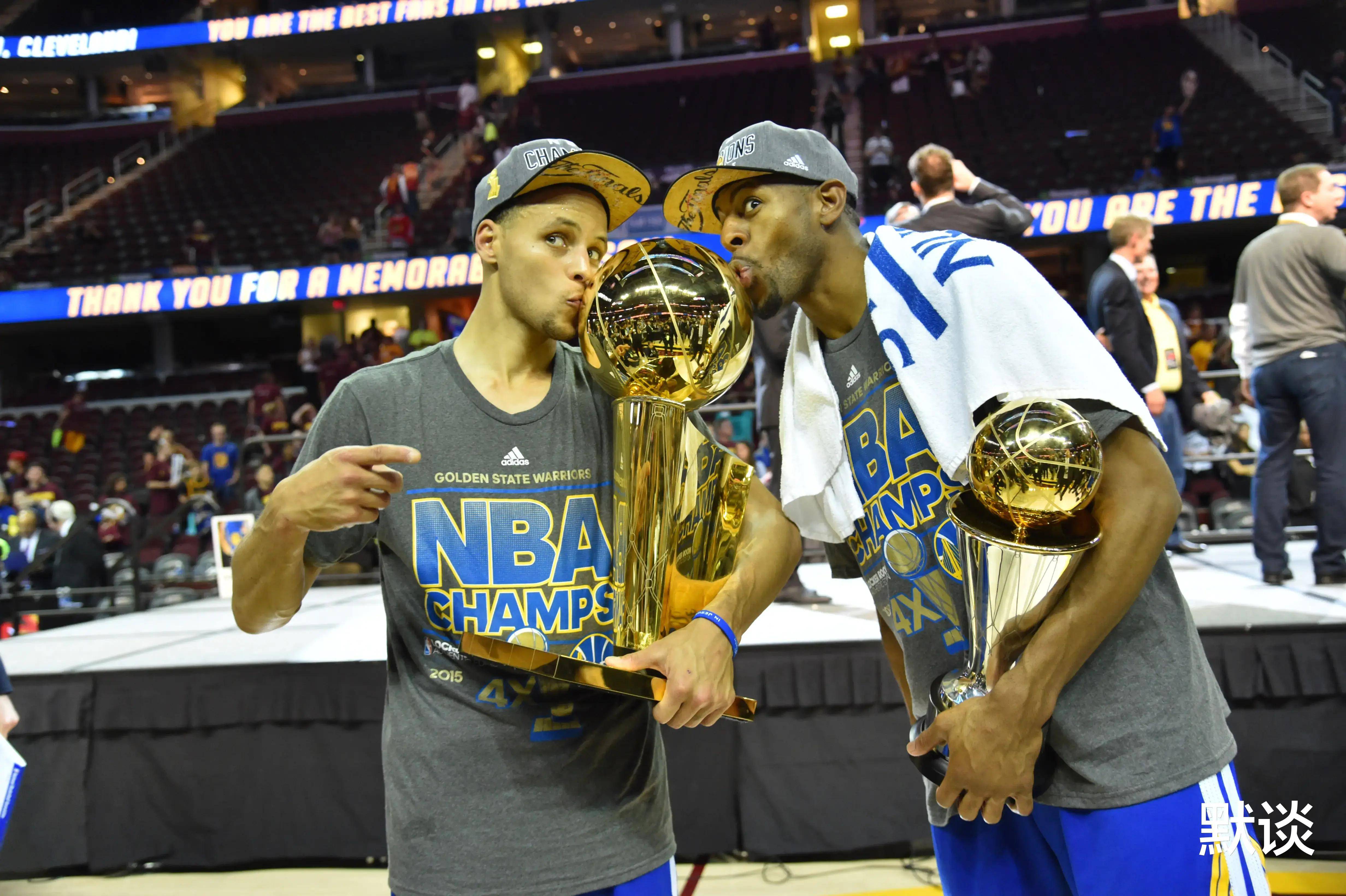 包含赛后克里夫兰骑士内部沟通——NBA季后赛节点到来，更衣室稳定，身体对抗强度拉满的词条