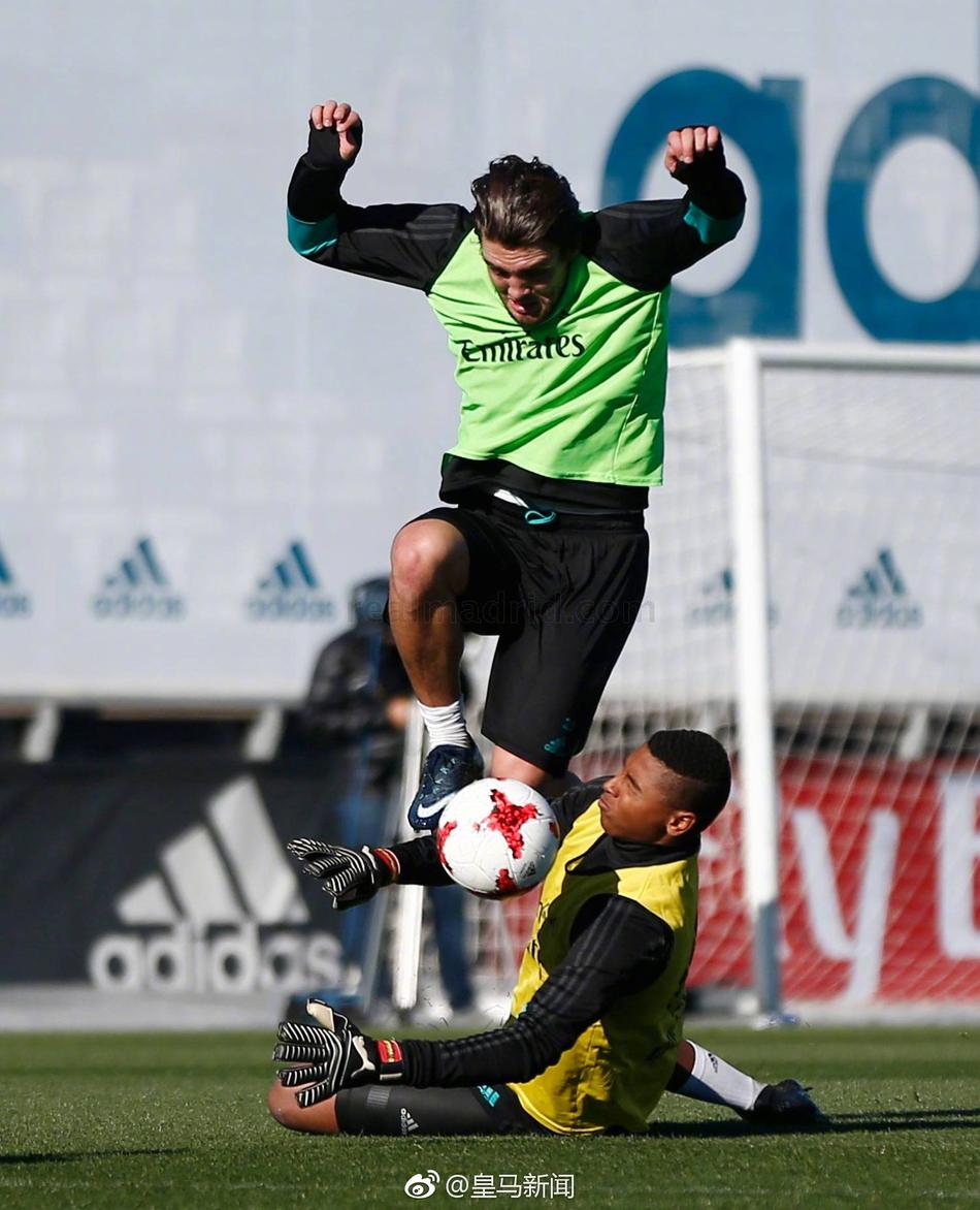  伽利略比萨斜塔实验的故事 