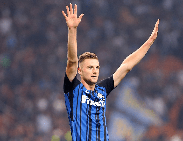 关于费耶诺德训练开放日，关键时刻官宣签约引欢呼，欧冠在即，高层口径保持一致的信息